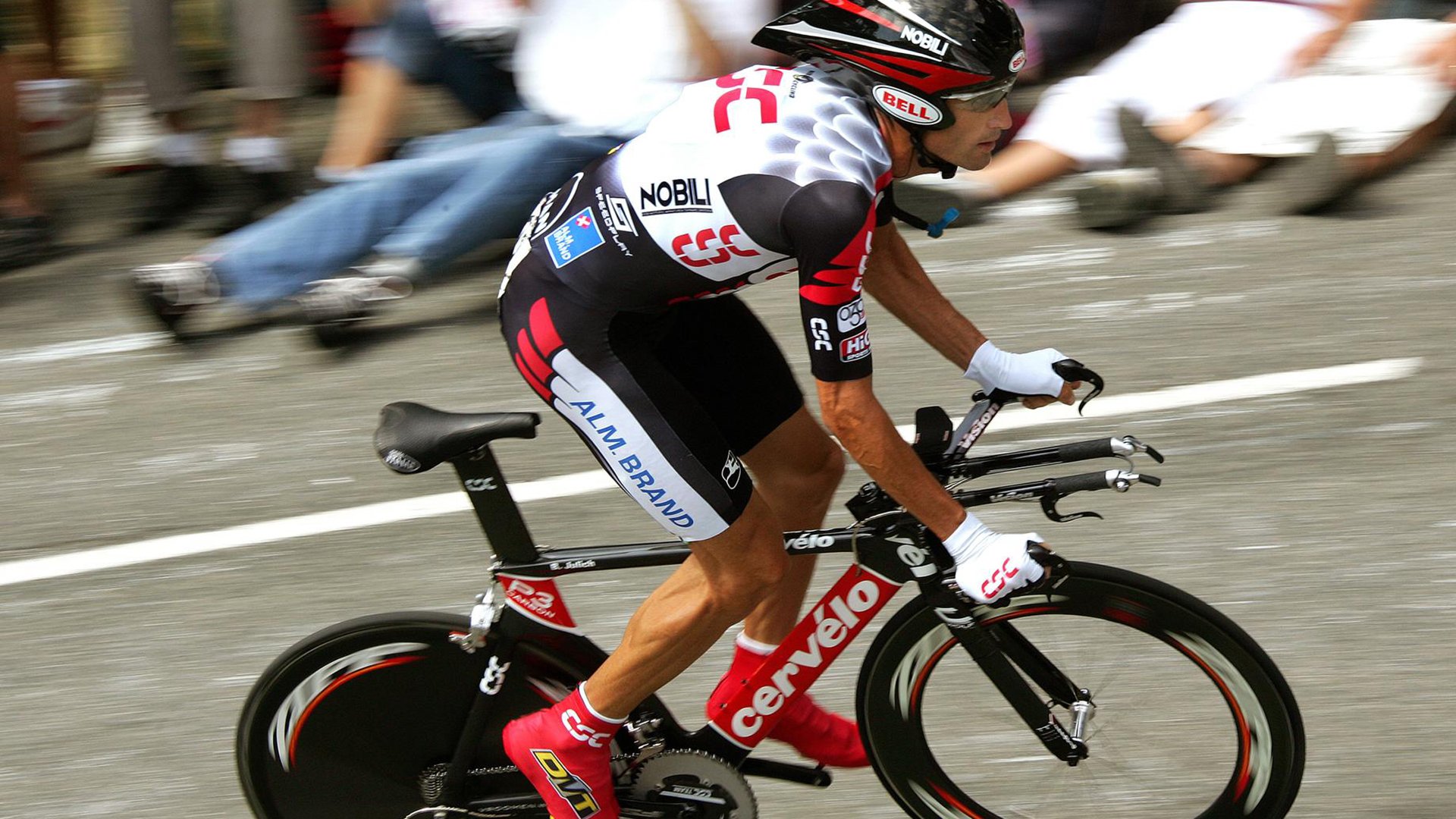 CS2枪战技巧瞬间制敌，反恐精英2指令